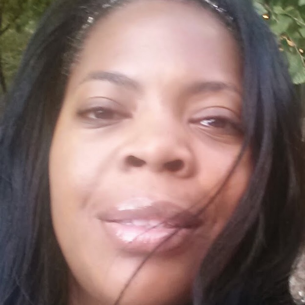 Meet your Posher, Anika